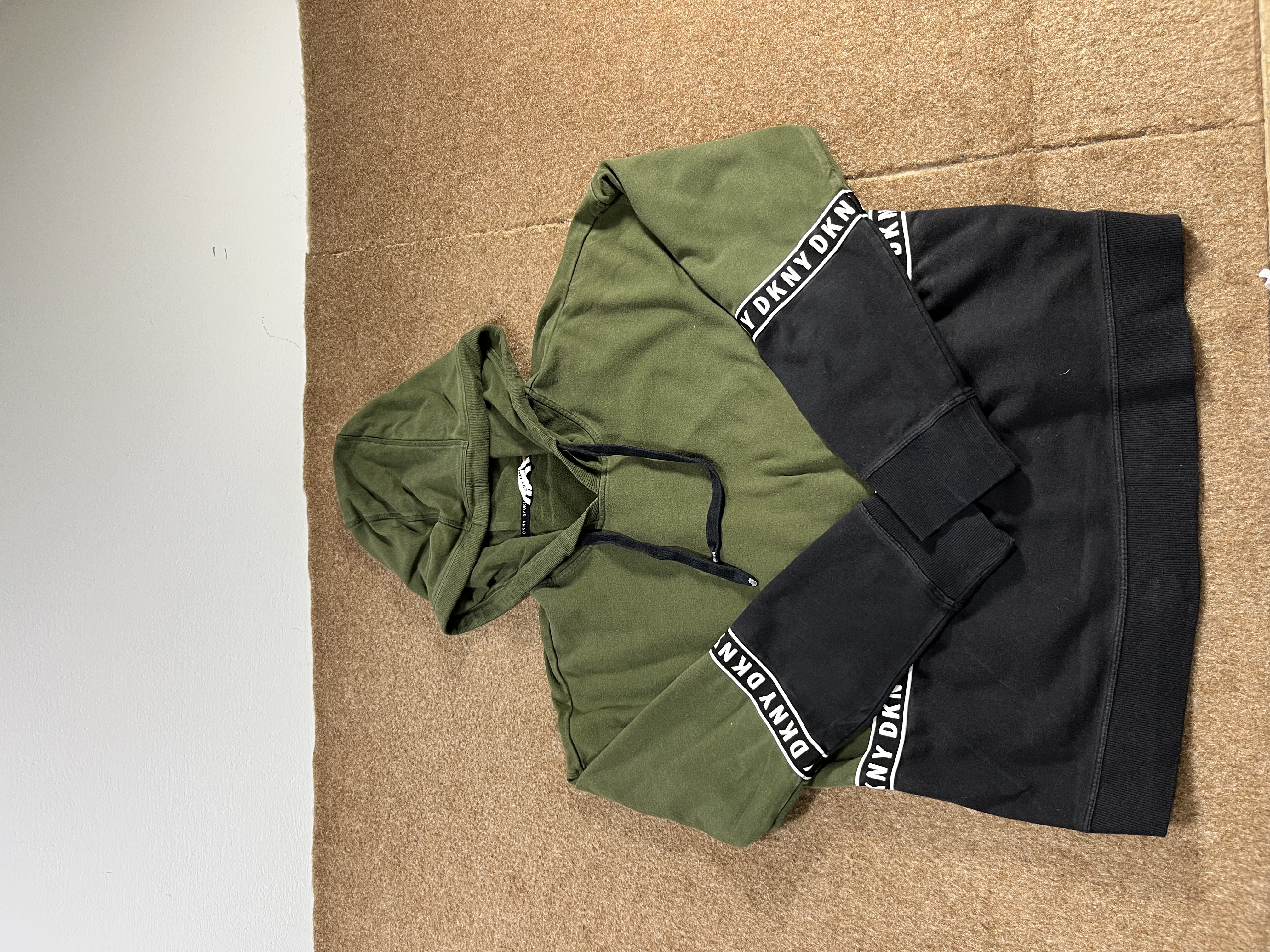 dkny hoodie wholesale bundle - 7 pcs - grade a